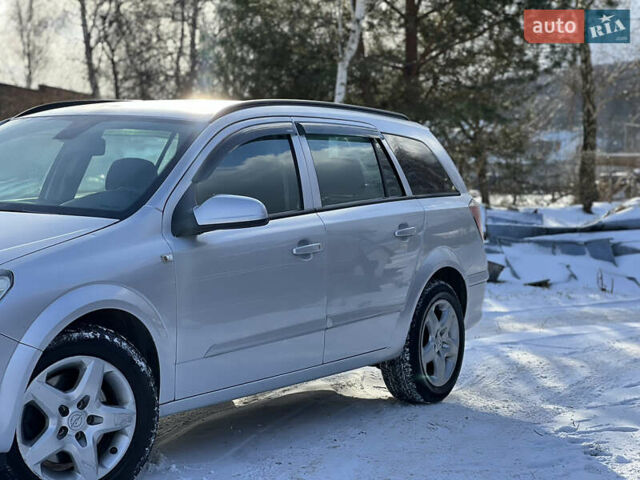 Серый Опель Астра, объемом двигателя 1.9 л и пробегом 263 тыс. км за 4250 $, фото 6 на Automoto.ua