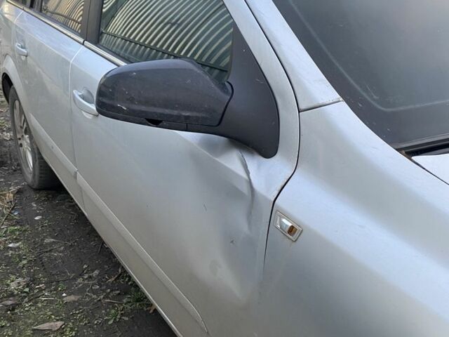 Серый Опель Астра, объемом двигателя 1.9 л и пробегом 268 тыс. км за 2900 $, фото 7 на Automoto.ua