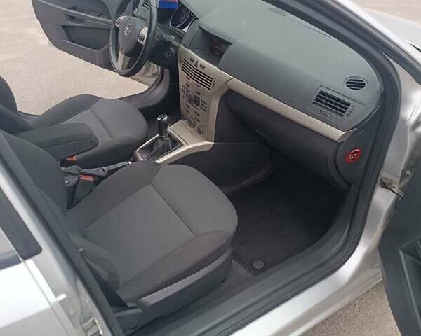 Сірий Опель Астра, об'ємом двигуна 1.6 л та пробігом 226 тис. км за 5400 $, фото 11 на Automoto.ua