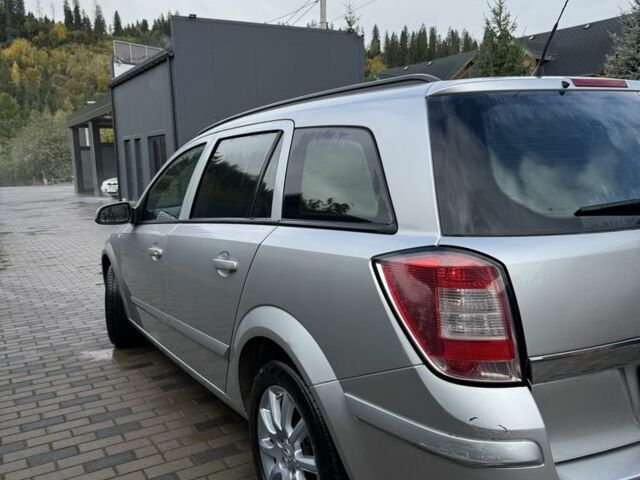 Серый Опель Астра, объемом двигателя 1.7 л и пробегом 270 тыс. км за 3850 $, фото 3 на Automoto.ua