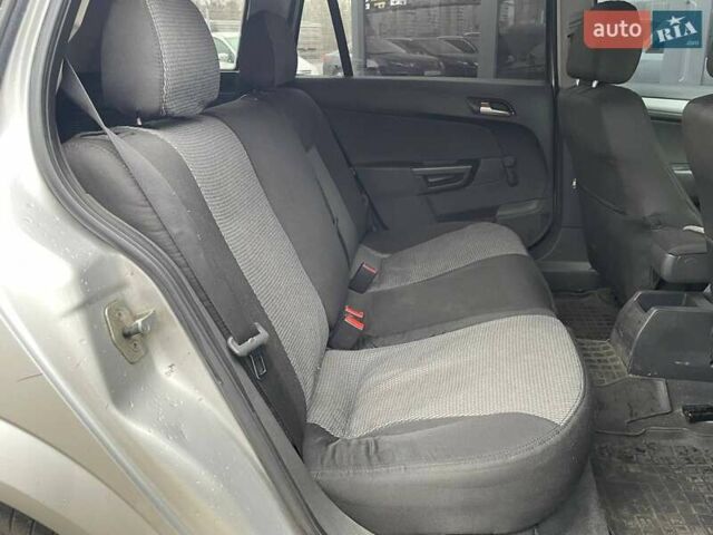 Серый Опель Астра, объемом двигателя 1.6 л и пробегом 298 тыс. км за 4790 $, фото 10 на Automoto.ua