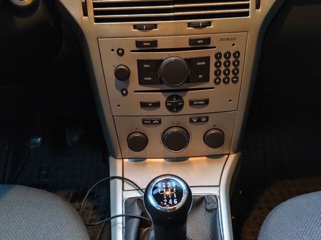 Серый Опель Астра, объемом двигателя 1.9 л и пробегом 365 тыс. км за 2500 $, фото 5 на Automoto.ua