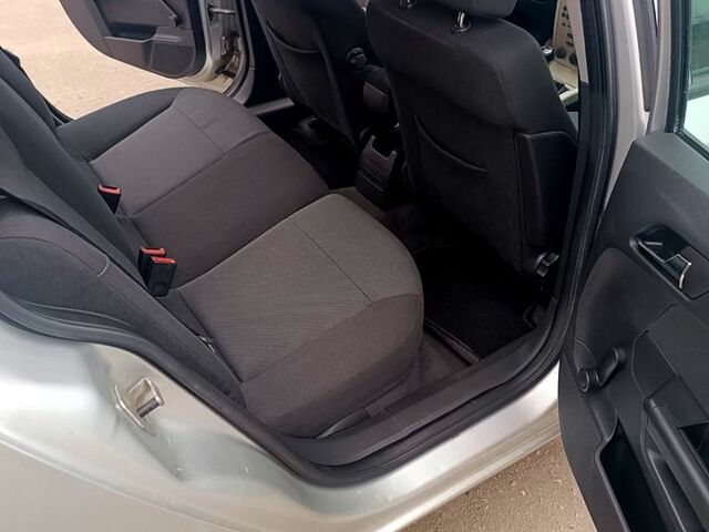 Сірий Опель Астра, об'ємом двигуна 1.6 л та пробігом 226 тис. км за 5400 $, фото 11 на Automoto.ua