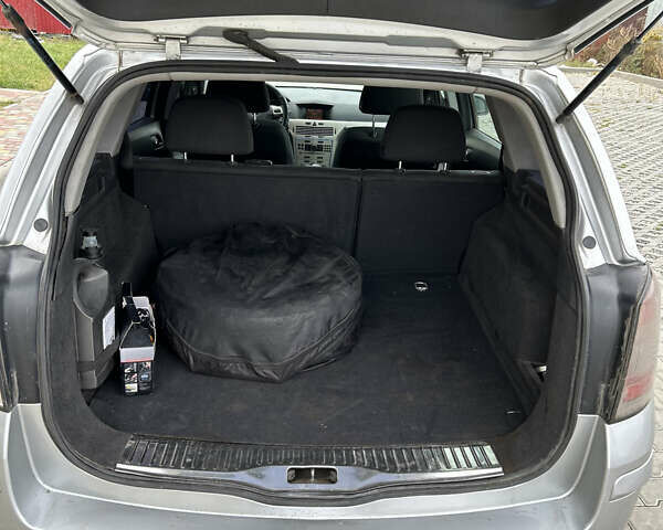 Серый Опель Астра, объемом двигателя 1.6 л и пробегом 250 тыс. км за 5350 $, фото 13 на Automoto.ua