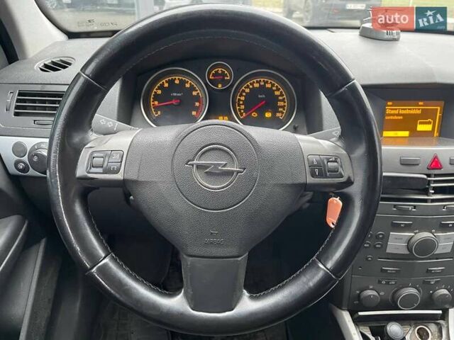 Серый Опель Астра, объемом двигателя 1.6 л и пробегом 298 тыс. км за 4790 $, фото 14 на Automoto.ua