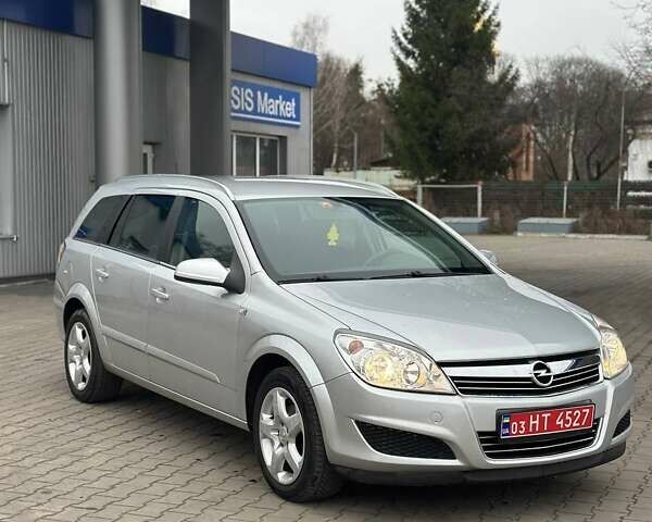 Серый Опель Астра, объемом двигателя 1.6 л и пробегом 160 тыс. км за 5400 $, фото 21 на Automoto.ua