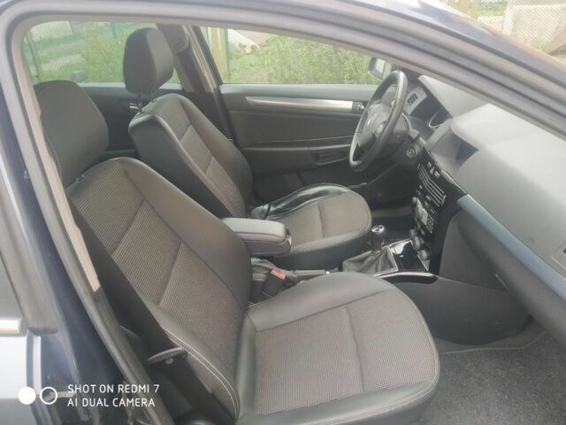 Сірий Опель Астра, об'ємом двигуна 1.6 л та пробігом 300 тис. км за 4700 $, фото 4 на Automoto.ua