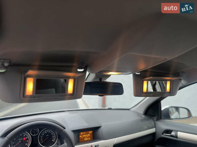 Серый Опель Астра, объемом двигателя 1.36 л и пробегом 270 тыс. км за 3900 $, фото 42 на Automoto.ua