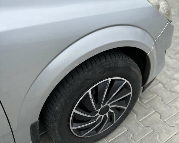 Серый Опель Астра, объемом двигателя 1.6 л и пробегом 250 тыс. км за 5350 $, фото 12 на Automoto.ua