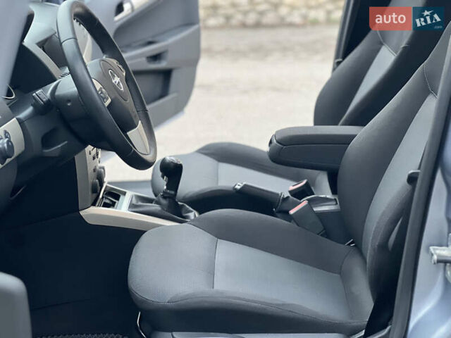 Сірий Опель Астра, об'ємом двигуна 1.7 л та пробігом 240 тис. км за 5199 $, фото 28 на Automoto.ua