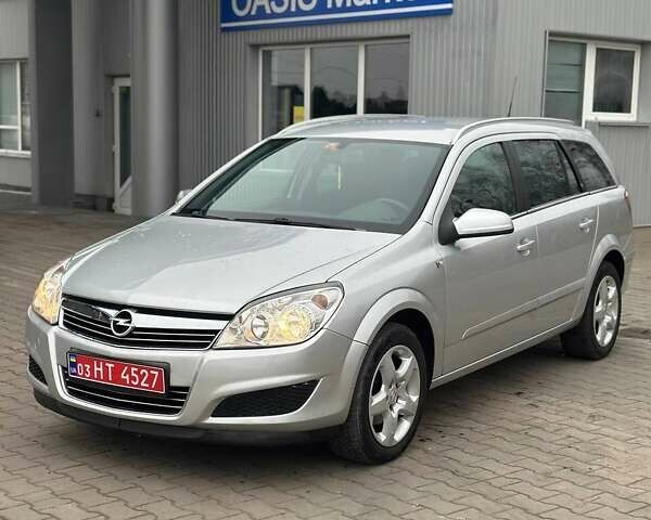 Серый Опель Астра, объемом двигателя 1.6 л и пробегом 160 тыс. км за 5400 $, фото 1 на Automoto.ua