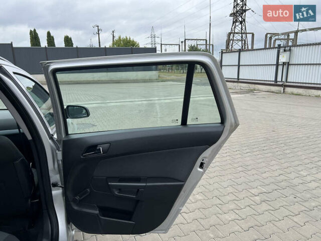 Сірий Опель Астра, об'ємом двигуна 1.4 л та пробігом 182 тис. км за 4400 $, фото 40 на Automoto.ua