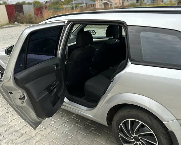 Серый Опель Астра, объемом двигателя 1.6 л и пробегом 250 тыс. км за 5350 $, фото 5 на Automoto.ua