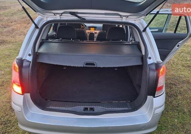 Серый Опель Астра, объемом двигателя 1.6 л и пробегом 239 тыс. км за 5200 $, фото 8 на Automoto.ua