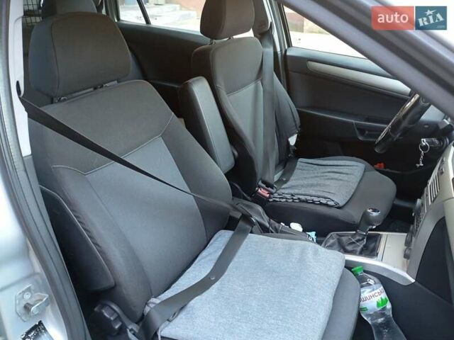 Сірий Опель Астра, об'ємом двигуна 1.69 л та пробігом 248 тис. км за 4800 $, фото 5 на Automoto.ua