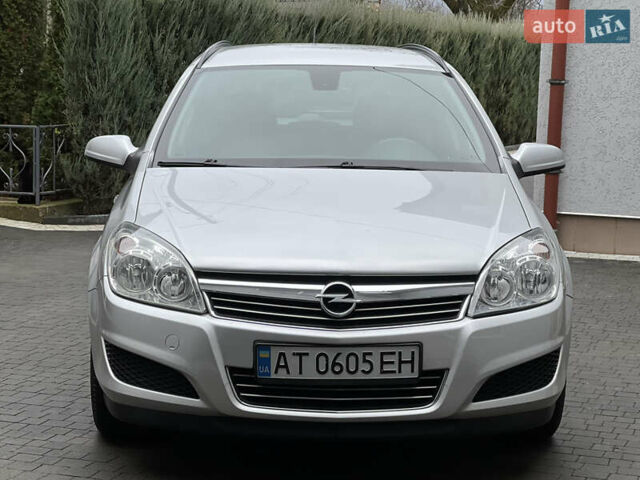 Серый Опель Астра, объемом двигателя 1.36 л и пробегом 270 тыс. км за 3900 $, фото 150 на Automoto.ua