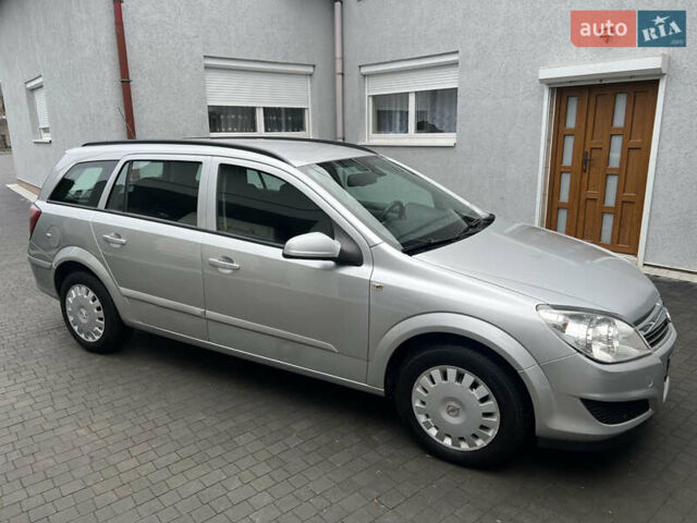 Серый Опель Астра, объемом двигателя 1.36 л и пробегом 270 тыс. км за 3900 $, фото 12 на Automoto.ua