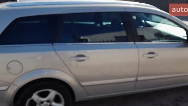 Серый Опель Астра, объемом двигателя 1.6 л и пробегом 186 тыс. км за 6000 $, фото 2 на Automoto.ua