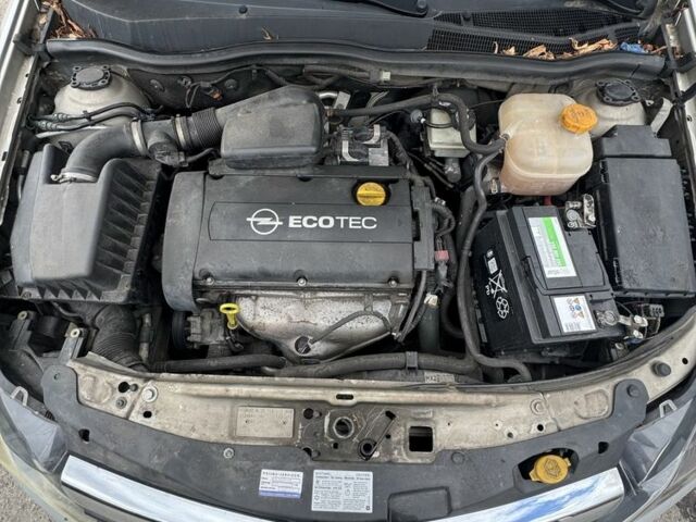 Серый Опель Астра, объемом двигателя 1.6 л и пробегом 205 тыс. км за 3999 $, фото 6 на Automoto.ua