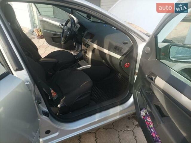 Сірий Опель Астра, об'ємом двигуна 1.6 л та пробігом 300 тис. км за 4500 $, фото 14 на Automoto.ua