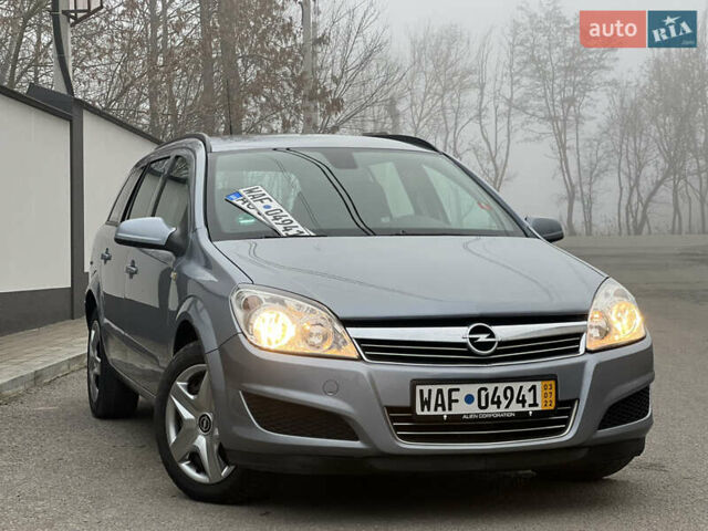 Сірий Опель Астра, об'ємом двигуна 1.7 л та пробігом 240 тис. км за 5199 $, фото 4 на Automoto.ua