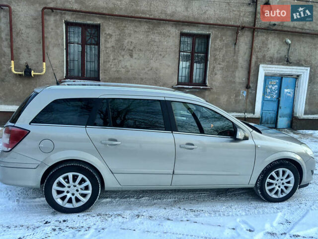 Серый Опель Астра, объемом двигателя 1.6 л и пробегом 298 тыс. км за 5700 $, фото 2 на Automoto.ua