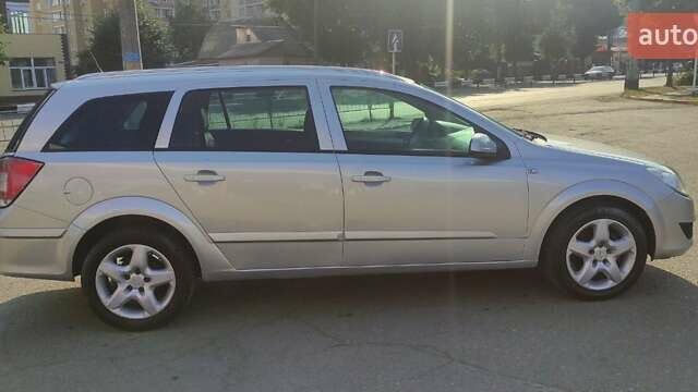 Серый Опель Астра, объемом двигателя 1.69 л и пробегом 330 тыс. км за 5222 $, фото 5 на Automoto.ua