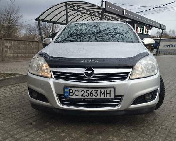 Серый Опель Астра, объемом двигателя 1.7 л и пробегом 250 тыс. км за 5300 $, фото 8 на Automoto.ua