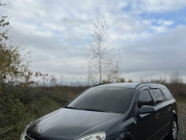 Серый Опель Астра, объемом двигателя 1.9 л и пробегом 241 тыс. км за 5100 $, фото 3 на Automoto.ua