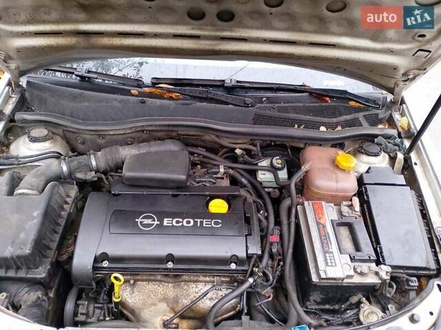 Сірий Опель Астра, об'ємом двигуна 1.6 л та пробігом 298 тис. км за 4500 $, фото 2 на Automoto.ua