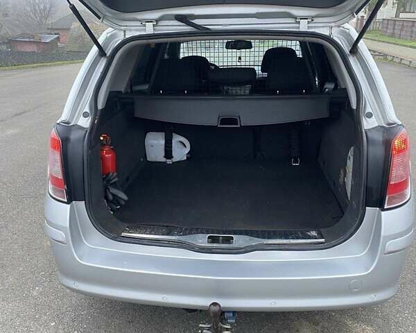 Серый Опель Астра, объемом двигателя 1.6 л и пробегом 289 тыс. км за 4750 $, фото 1 на Automoto.ua