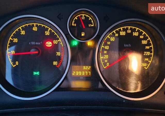 Серый Опель Астра, объемом двигателя 1.6 л и пробегом 239 тыс. км за 5200 $, фото 14 на Automoto.ua