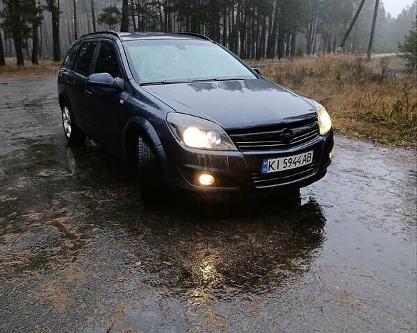 Серый Опель Астра, объемом двигателя 1.6 л и пробегом 200 тыс. км за 4700 $, фото 1 на Automoto.ua