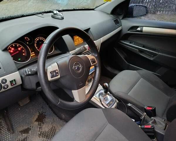 Серый Опель Астра, объемом двигателя 1.6 л и пробегом 200 тыс. км за 4700 $, фото 9 на Automoto.ua