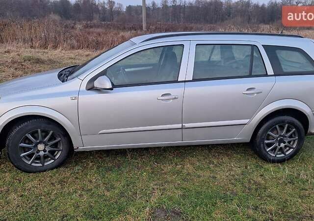 Серый Опель Астра, объемом двигателя 1.6 л и пробегом 239 тыс. км за 5200 $, фото 5 на Automoto.ua