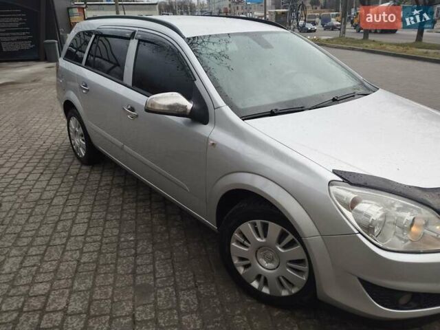 Серый Опель Астра, объемом двигателя 1.7 л и пробегом 250 тыс. км за 5300 $, фото 3 на Automoto.ua