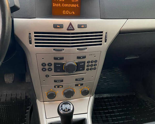 Опель Астра 2007 в Белой Церкве на Automoto.ua Серый Опель Астра, объемом двигателя 1.6 л и пробегом 204 тыс. км за 5200 $, фото 8 на Automoto.ua