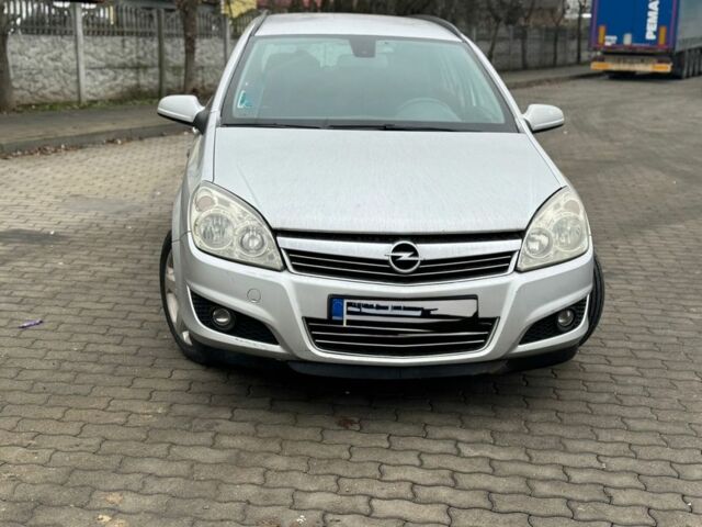 Серый Опель Астра, объемом двигателя 1.9 л и пробегом 300 тыс. км за 2500 $, фото 2 на Automoto.ua