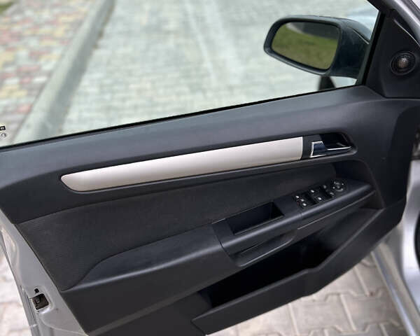 Серый Опель Астра, объемом двигателя 1.6 л и пробегом 250 тыс. км за 5350 $, фото 20 на Automoto.ua