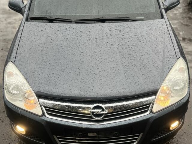 Серый Опель Астра, объемом двигателя 1.9 л и пробегом 241 тыс. км за 5100 $, фото 4 на Automoto.ua