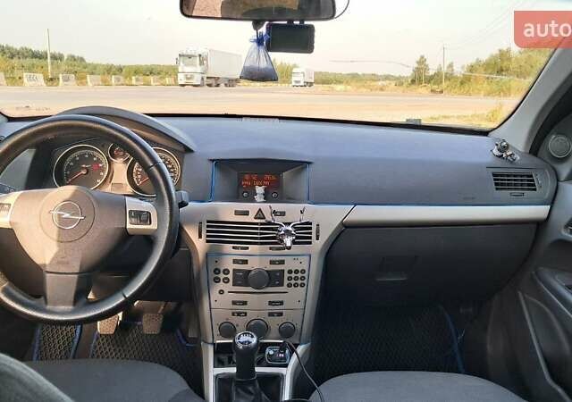 Сірий Опель Астра, об'ємом двигуна 1.6 л та пробігом 264 тис. км за 4600 $, фото 7 на Automoto.ua