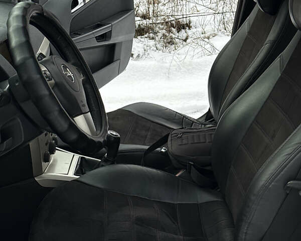 Серый Опель Астра, объемом двигателя 1.9 л и пробегом 428 тыс. км за 5800 $, фото 21 на Automoto.ua