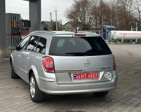 Серый Опель Астра, объемом двигателя 1.6 л и пробегом 160 тыс. км за 5400 $, фото 35 на Automoto.ua