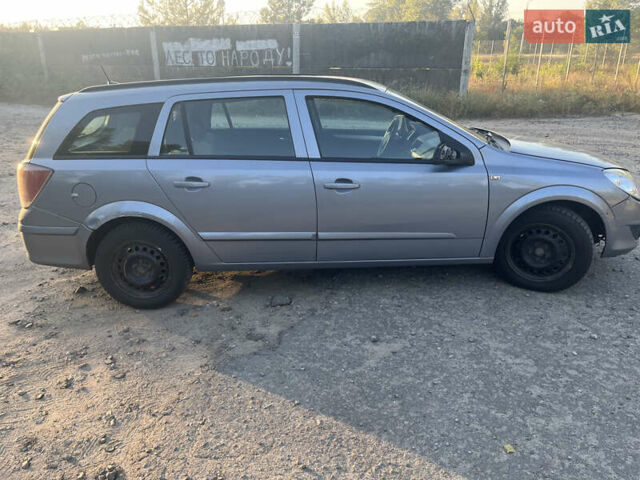 Серый Опель Астра, объемом двигателя 1.3 л и пробегом 432 тыс. км за 4000 $, фото 1 на Automoto.ua