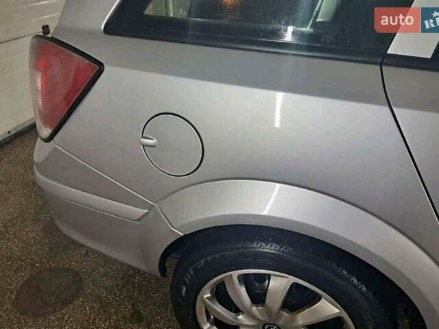 Серый Опель Астра, объемом двигателя 1.91 л и пробегом 291 тыс. км за 5800 $, фото 9 на Automoto.ua