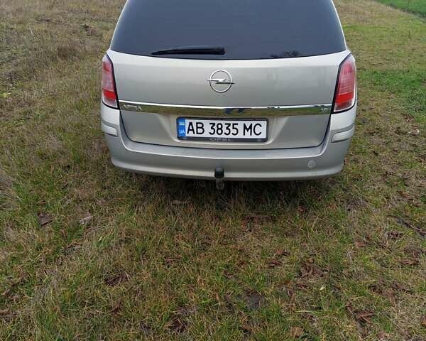 Серый Опель Астра, объемом двигателя 1.6 л и пробегом 306 тыс. км за 5500 $, фото 5 на Automoto.ua