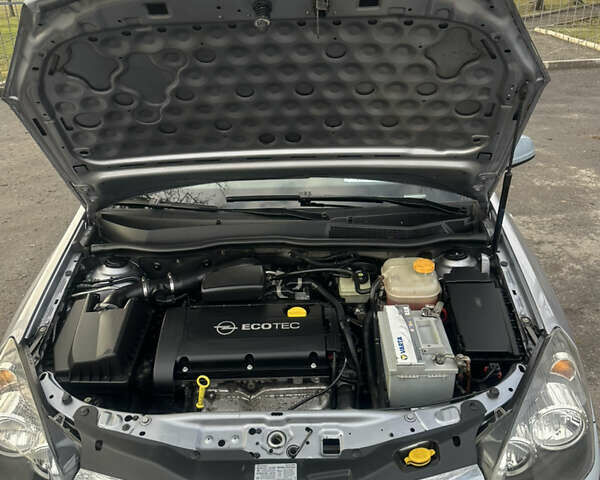 Серый Опель Астра, объемом двигателя 1.6 л и пробегом 212 тыс. км за 5900 $, фото 17 на Automoto.ua