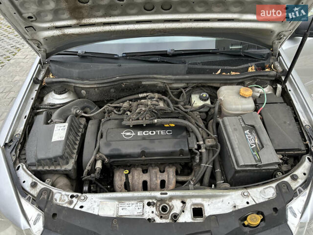 Серый Опель Астра, объемом двигателя 1.6 л и пробегом 250 тыс. км за 5350 $, фото 26 на Automoto.ua