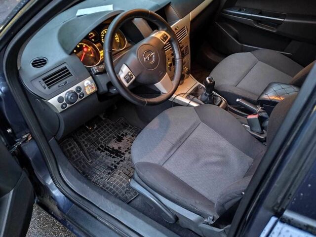 Серый Опель Астра, объемом двигателя 1.9 л и пробегом 365 тыс. км за 2499 $, фото 8 на Automoto.ua