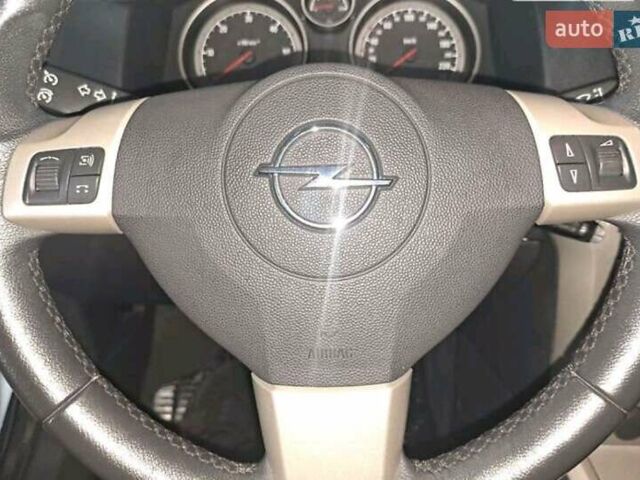 Серый Опель Астра, объемом двигателя 1.91 л и пробегом 291 тыс. км за 5800 $, фото 5 на Automoto.ua